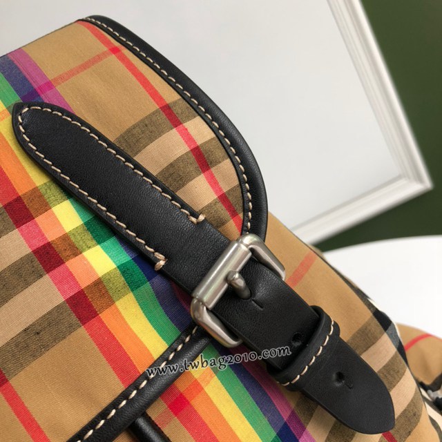 Burberry專門店新款中號彩虹Vintage格紋斜背式軍旅背包 巴寶莉男士女士後背包 yxb1392